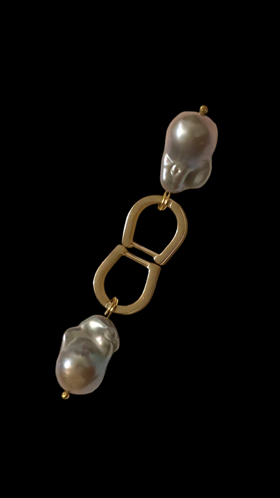 Huggie Pearl Earrings