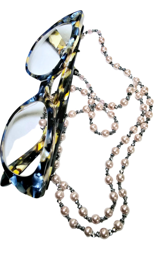 Brillenkettenhalter mit Perlen in Rosa